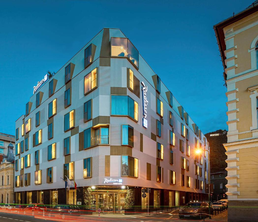 Radisson Blu Aurum Hotel, Brasov Exterior photo The Hotel