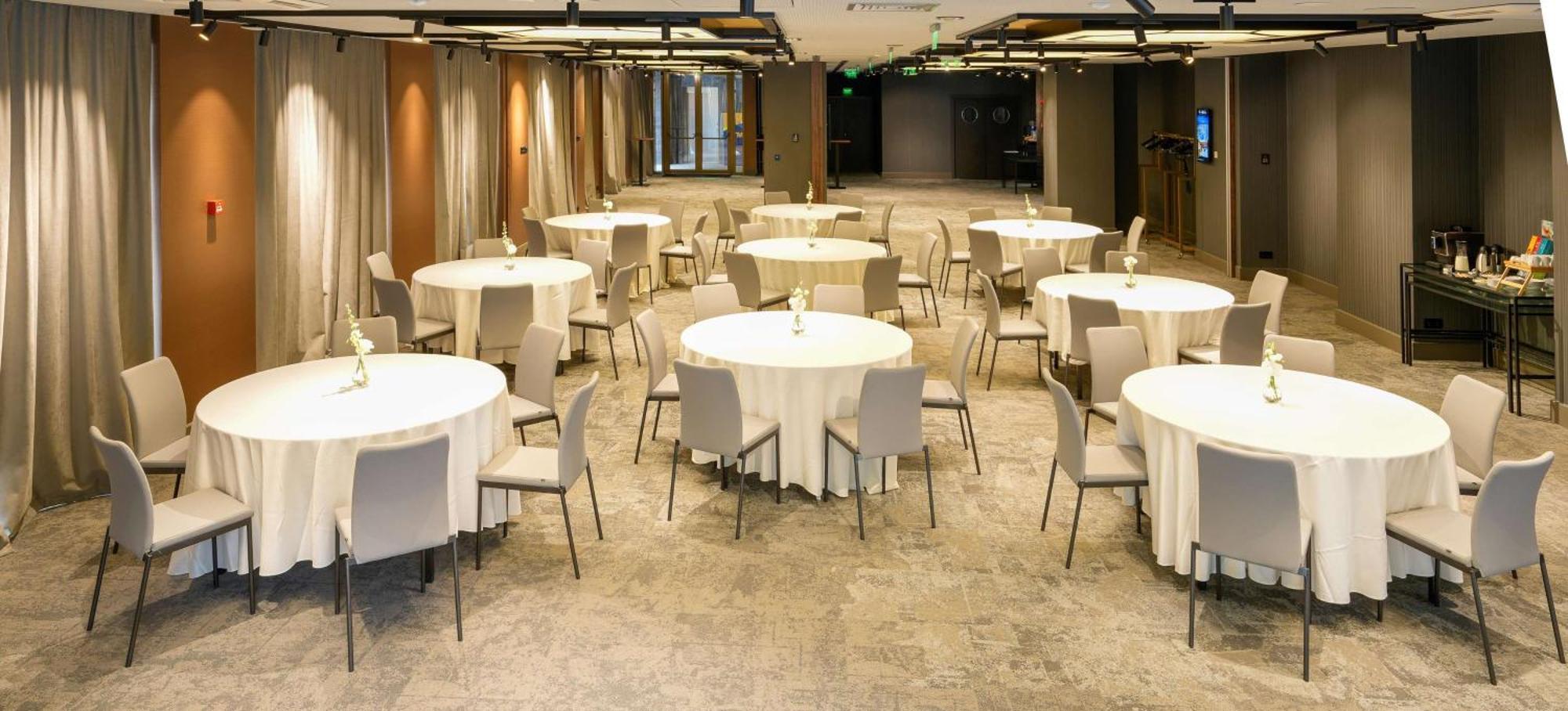 Radisson Blu Aurum Hotel, Brasov Exterior photo The main conference room