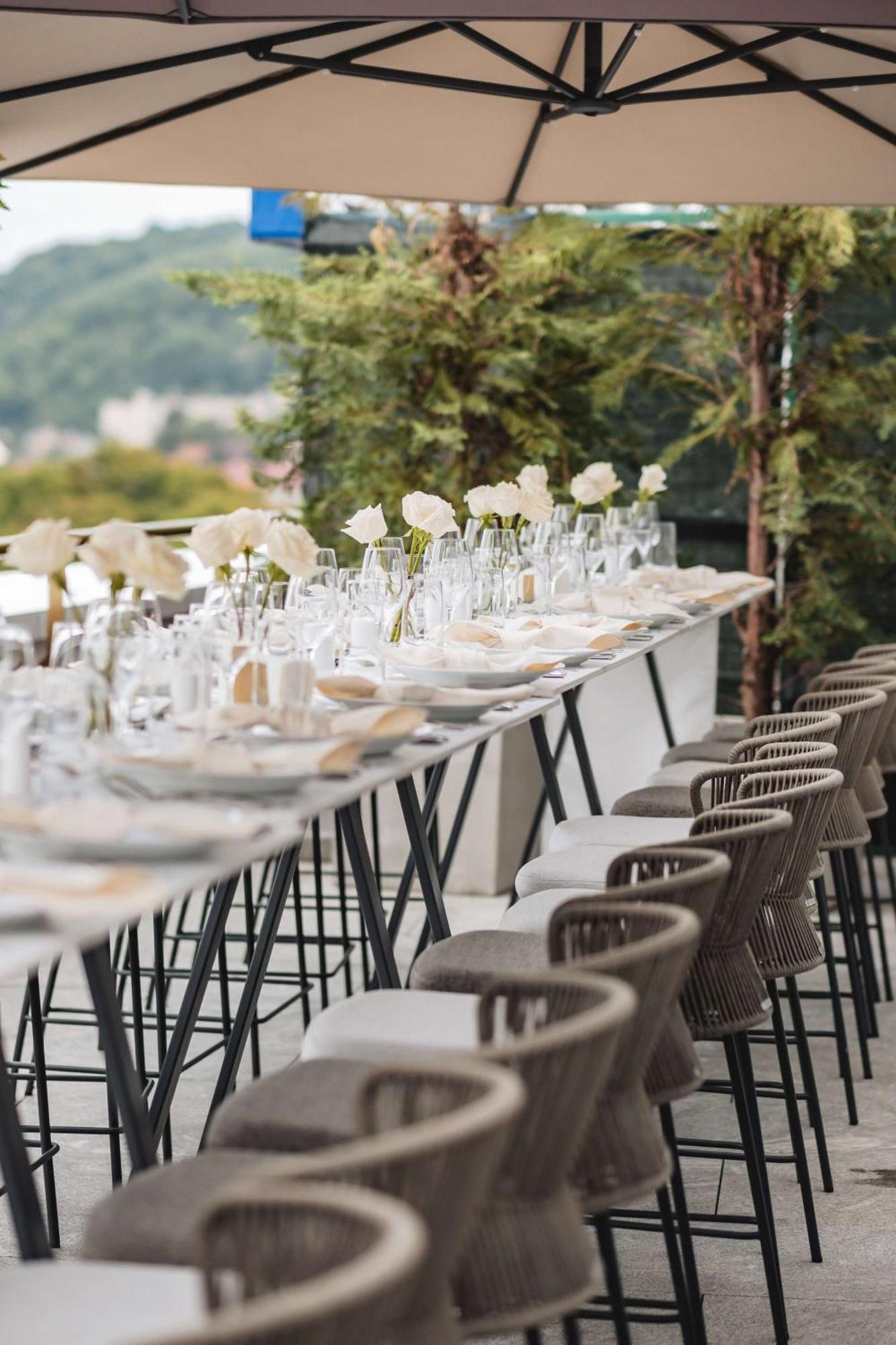 Radisson Blu Aurum Hotel, Brasov Exterior photo The Terrace at the InterContinental Vienna